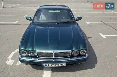 Седан Jaguar XJ 1994 в Вышгороде