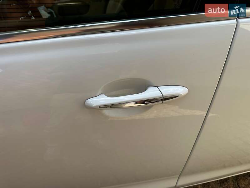 Седан Jaguar XJ 2013 в Киеве