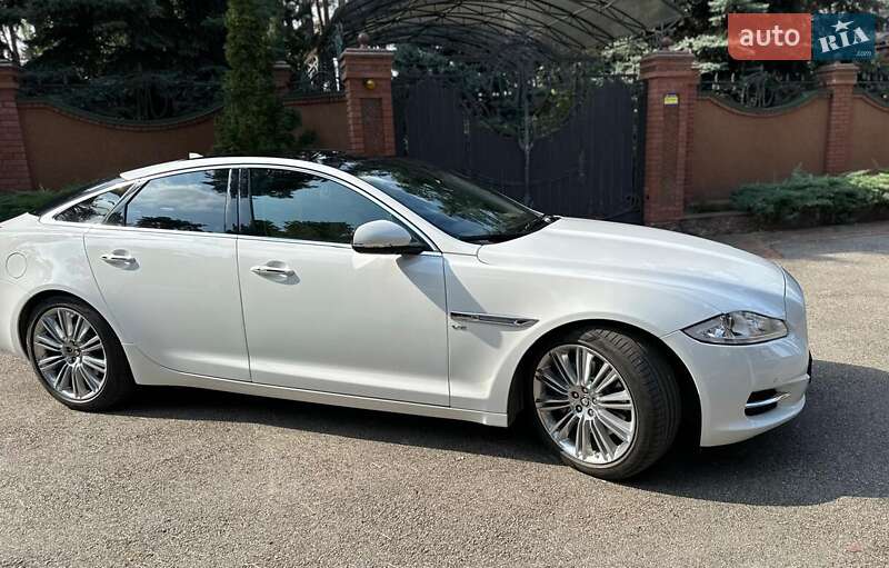 Седан Jaguar XJ 2013 в Киеве