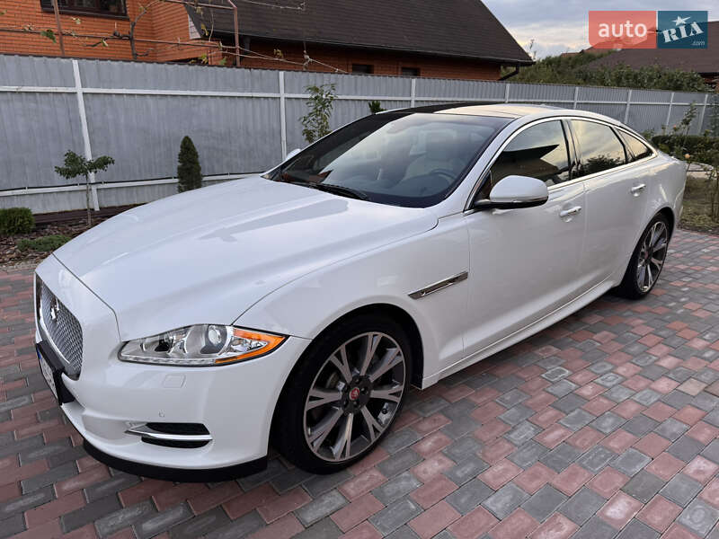 Седан Jaguar XJ 2015 в Киеве