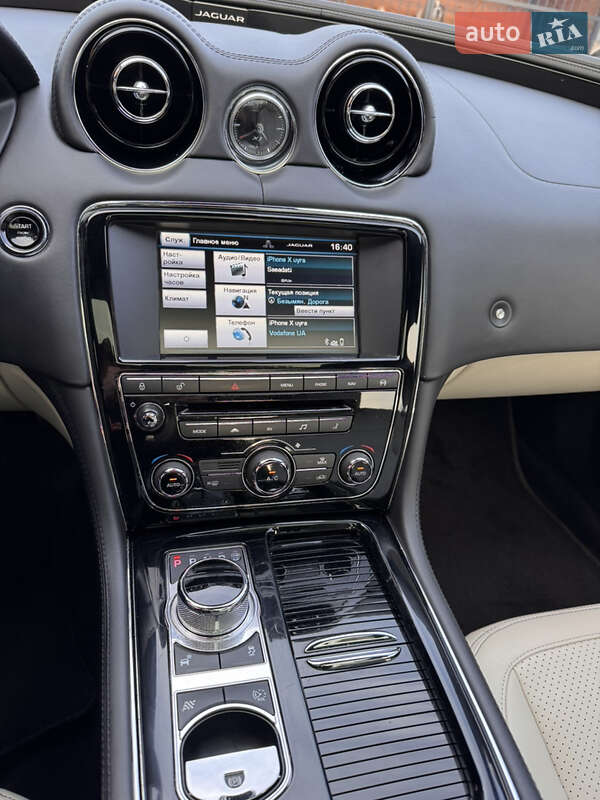 Седан Jaguar XJ 2015 в Киеве