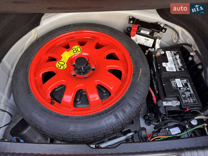 Седан Jaguar XJ 2015 в Киеве