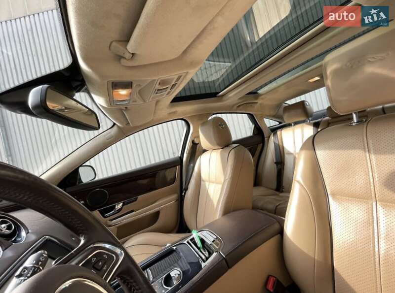Седан Jaguar XJ 2010 в Киеве