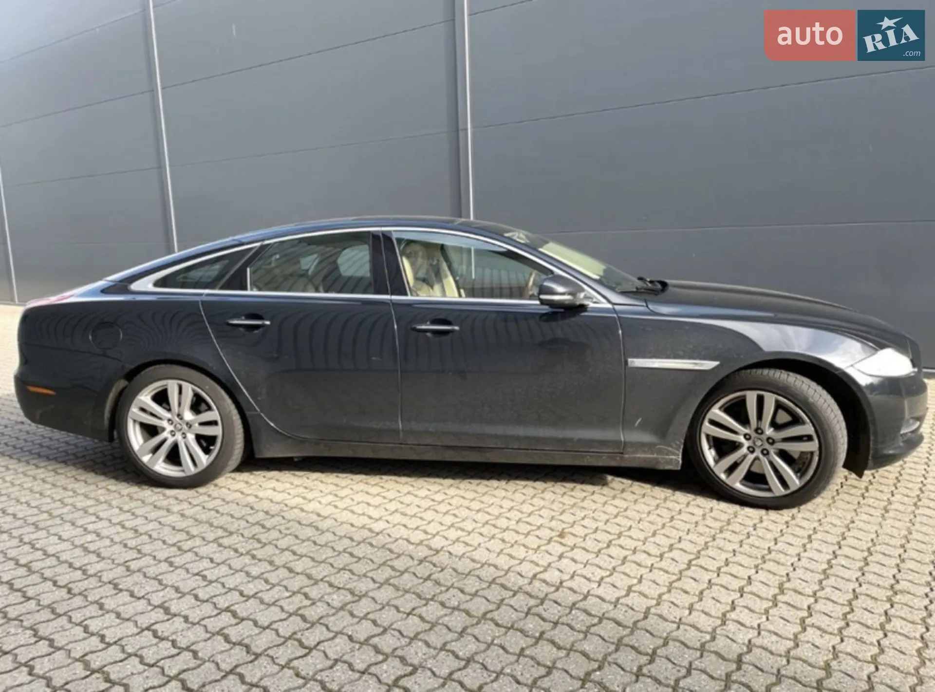 2010 Jaguar XJ - мініатюра 5