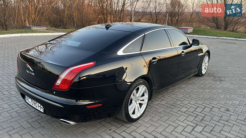 Седан Jaguar XJ 2013 в Луцьку