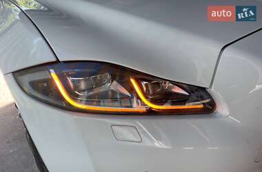 Седан Jaguar XJ 2015 в Киеве