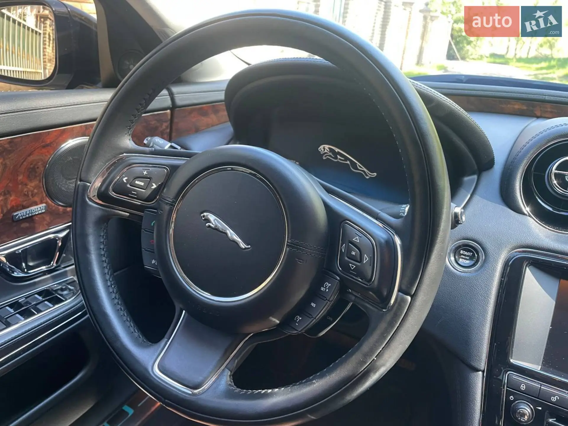2015 Jaguar XJ - мініатюра 23
