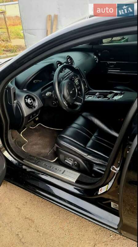 Седан Jaguar XJ 2014 в Житомирі