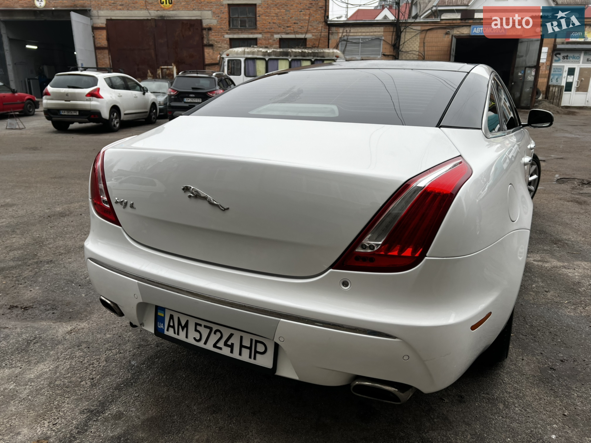 2012 Jaguar XJ - мініатюра 5