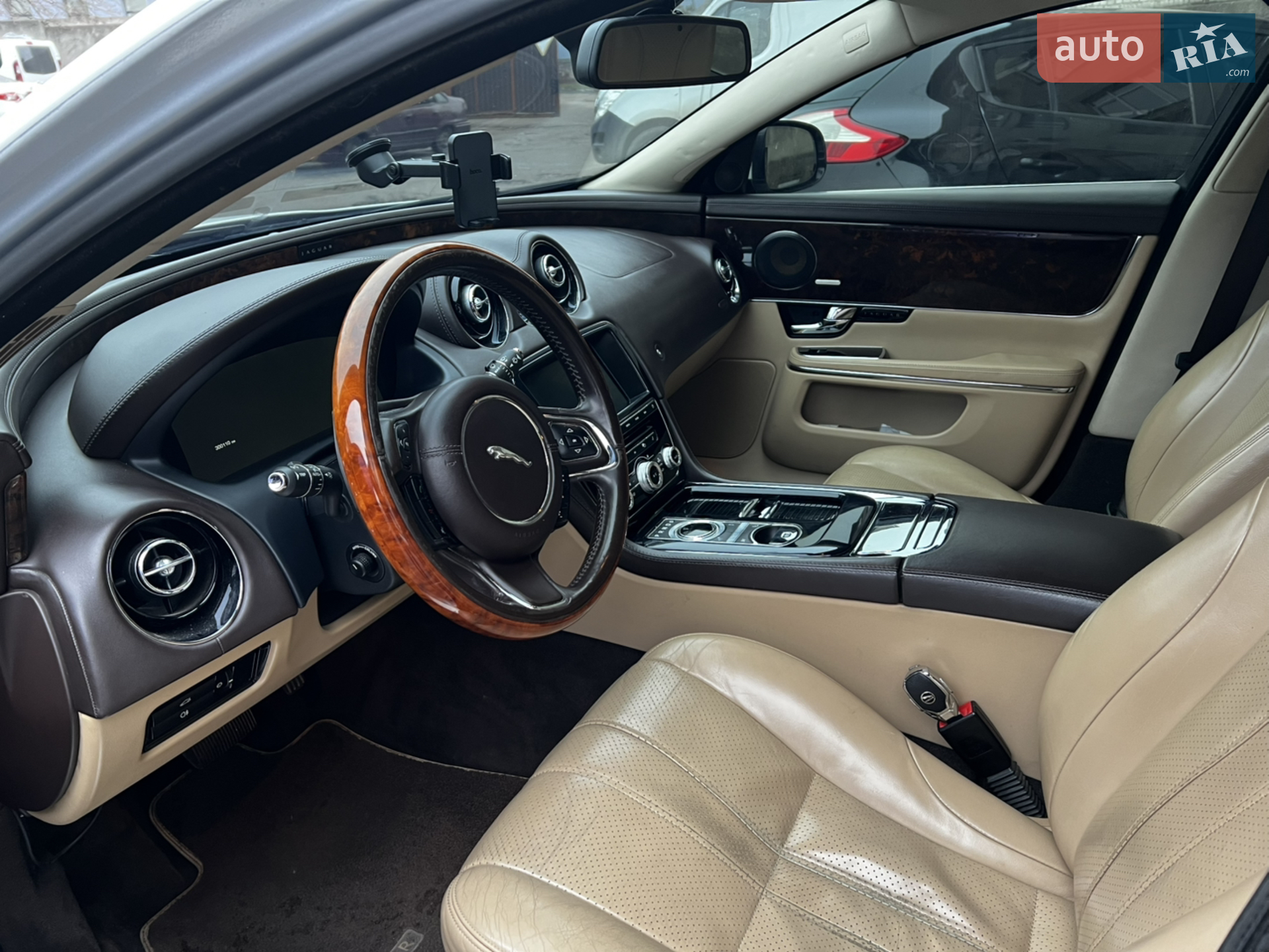 2012 Jaguar XJ - мініатюра 15