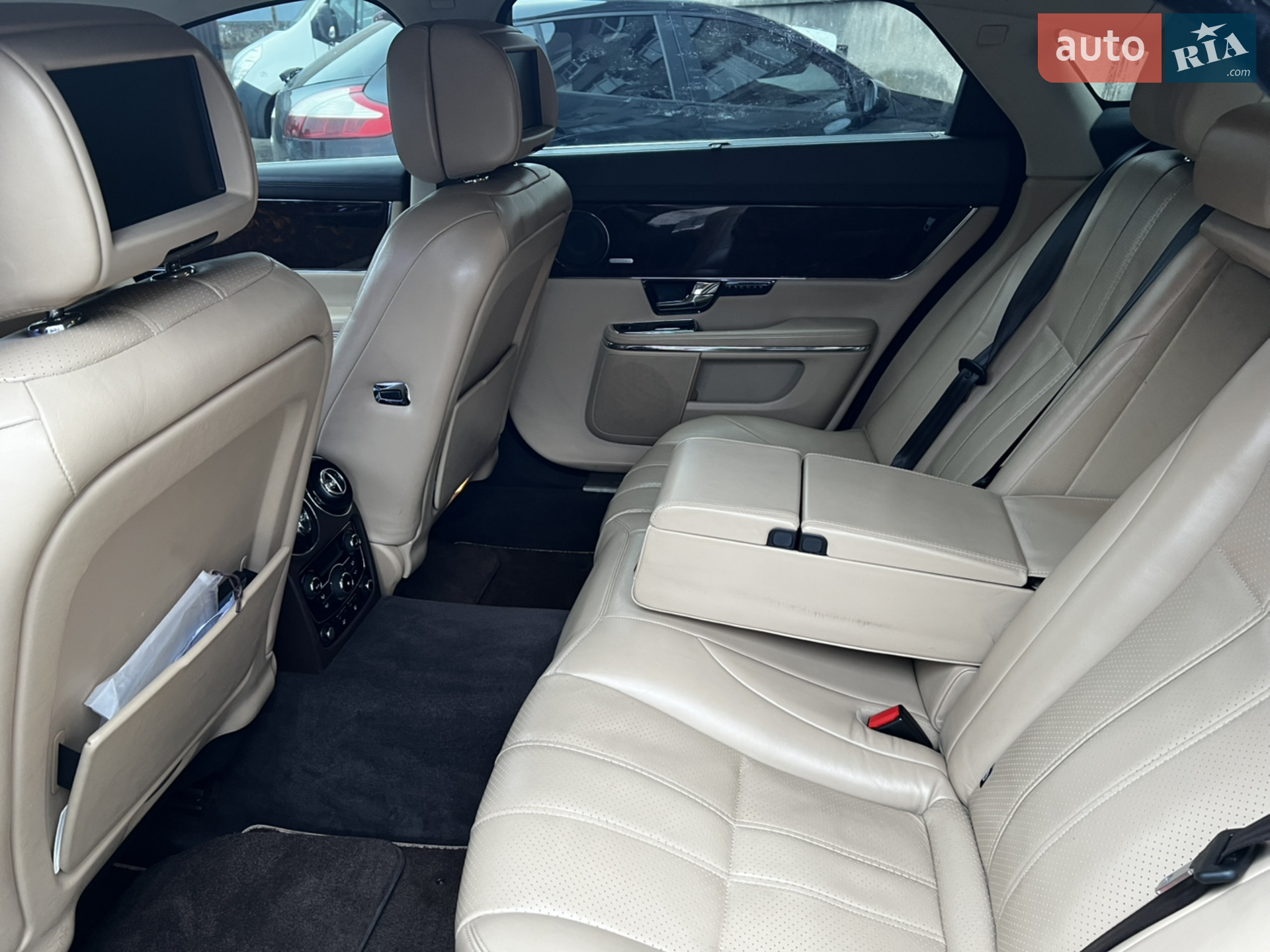 2012 Jaguar XJ - мініатюра 19