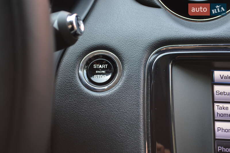 Седан Jaguar XJ 2014 в Львове