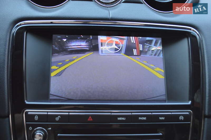 Седан Jaguar XJ 2014 в Львове