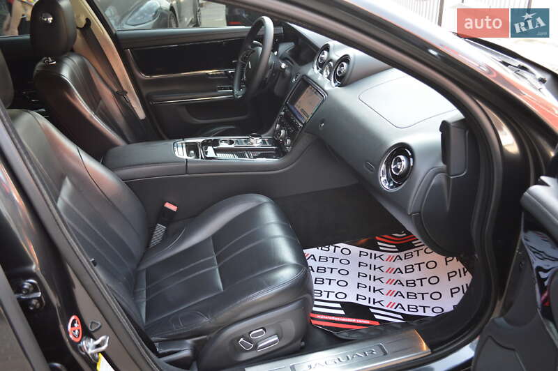 Седан Jaguar XJ 2014 в Львове