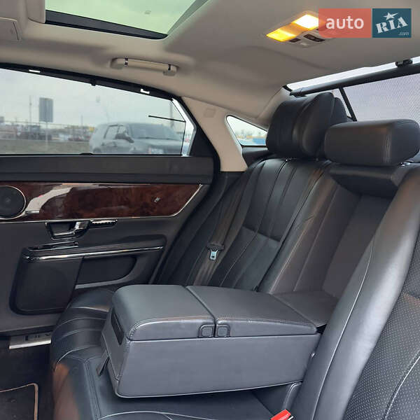 Седан Jaguar XJ 2013 в Вінниці