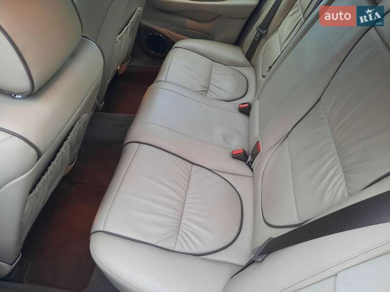 Седан Jaguar XJ 2005 в Луцьку