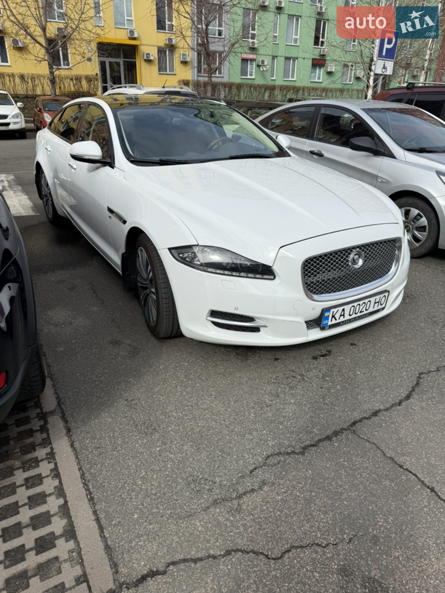 2013 Jaguar XJ - мініатюра 2