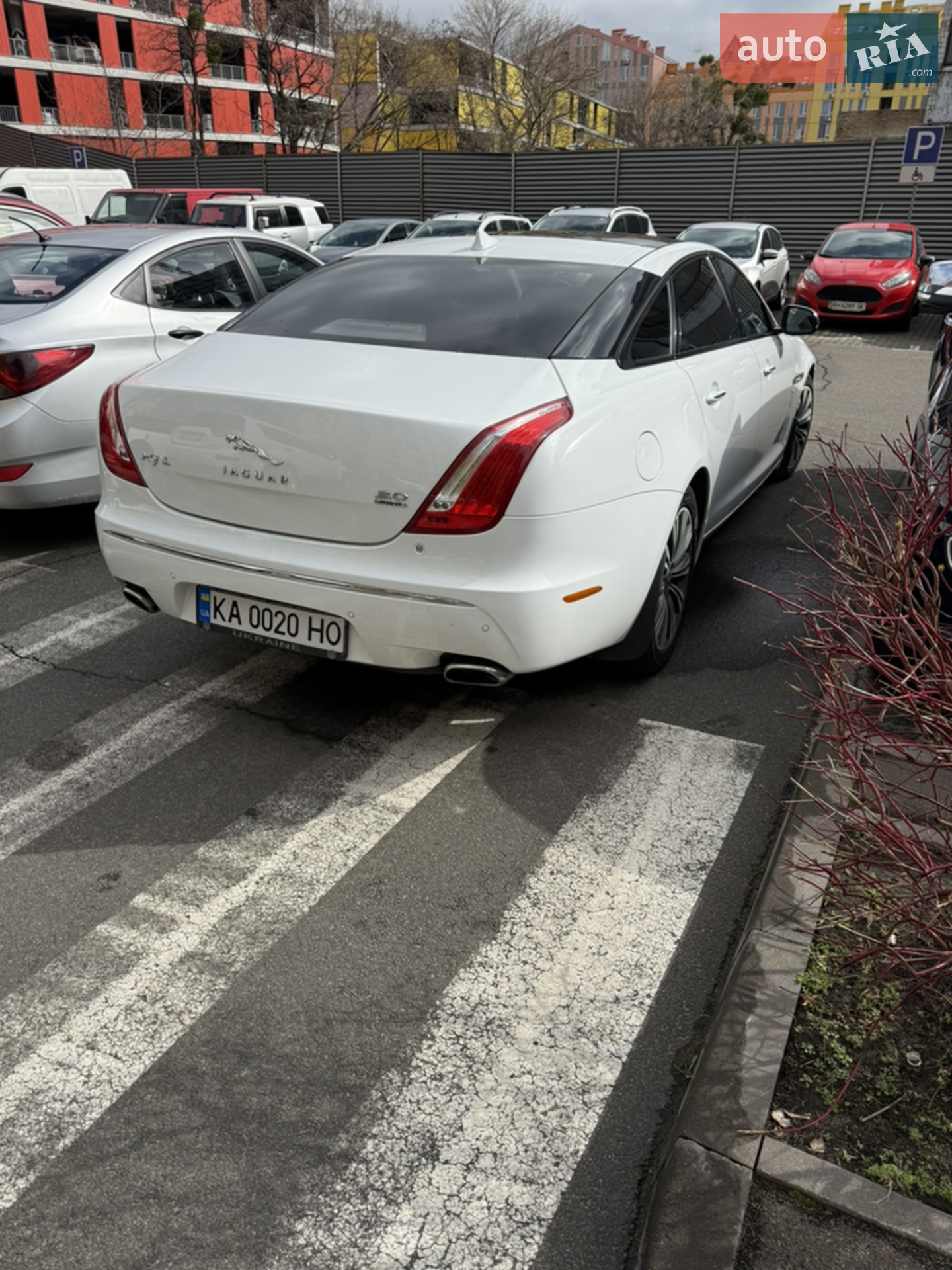 2013 Jaguar XJ - мініатюра 11