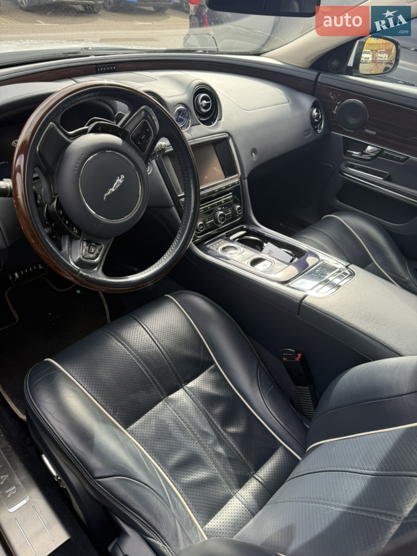 2013 Jaguar XJ - мініатюра 14