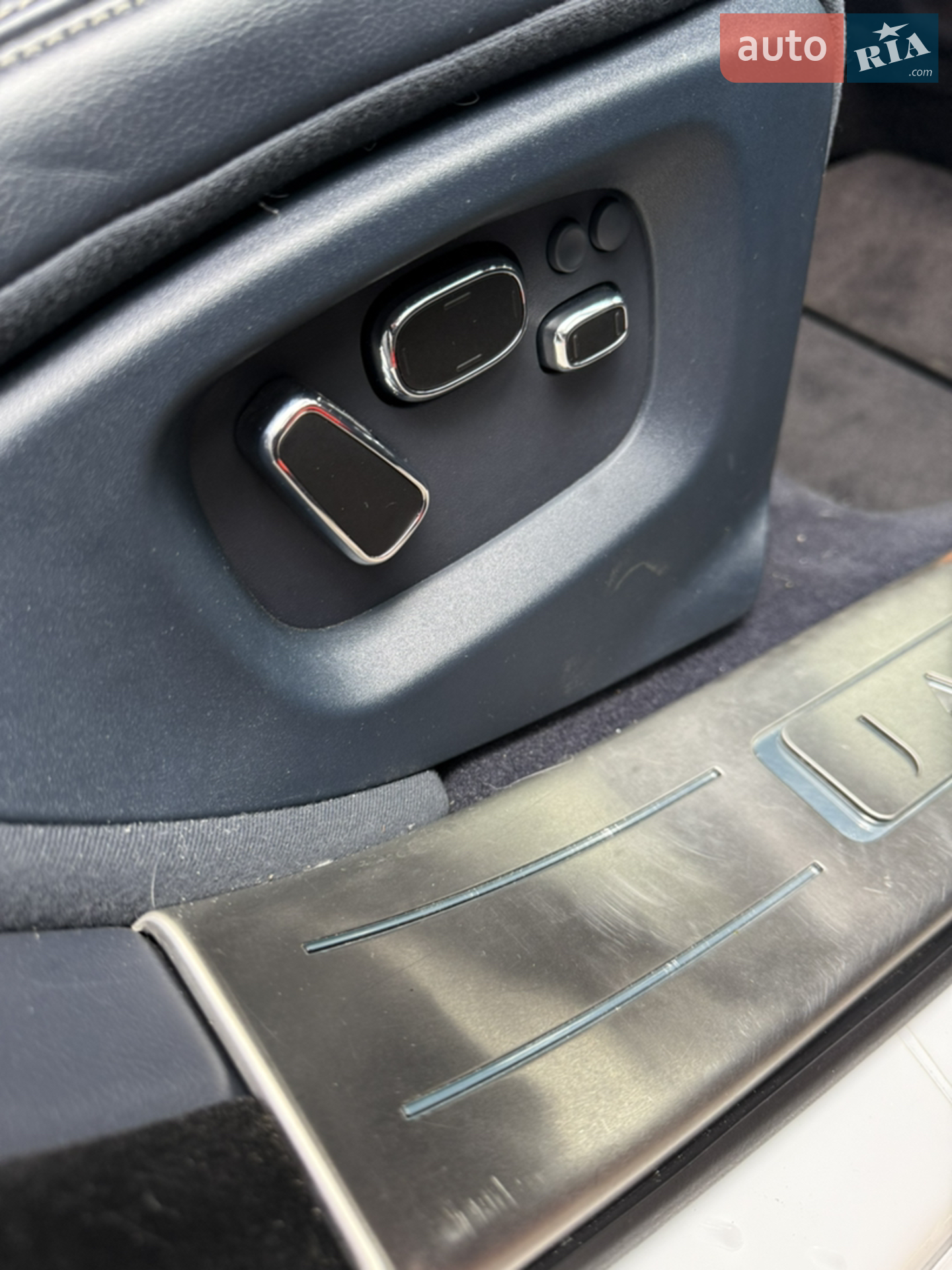 2013 Jaguar XJ - мініатюра 18