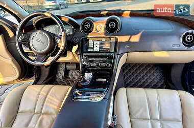 Седан Jaguar XJ 2014 в 