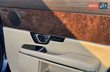 Седан Jaguar XJ 2014 в 