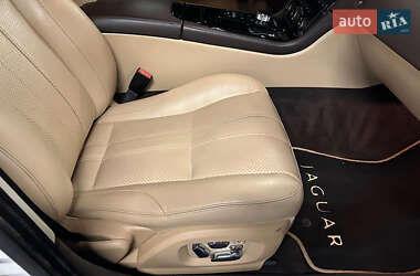 Седан Jaguar XJ 2013 в 