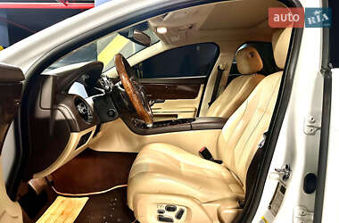Седан Jaguar XJ 2013 в 