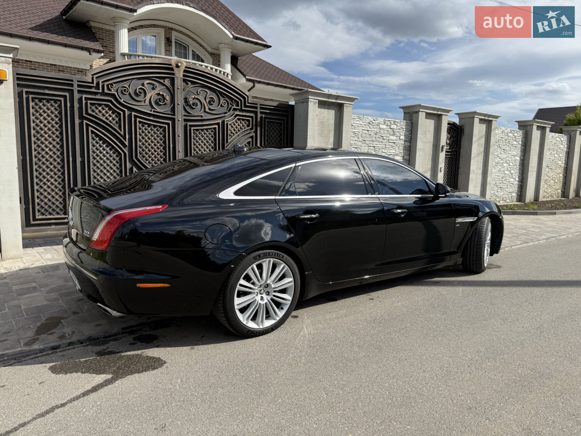 2013 Jaguar XJ - мініатюра 19