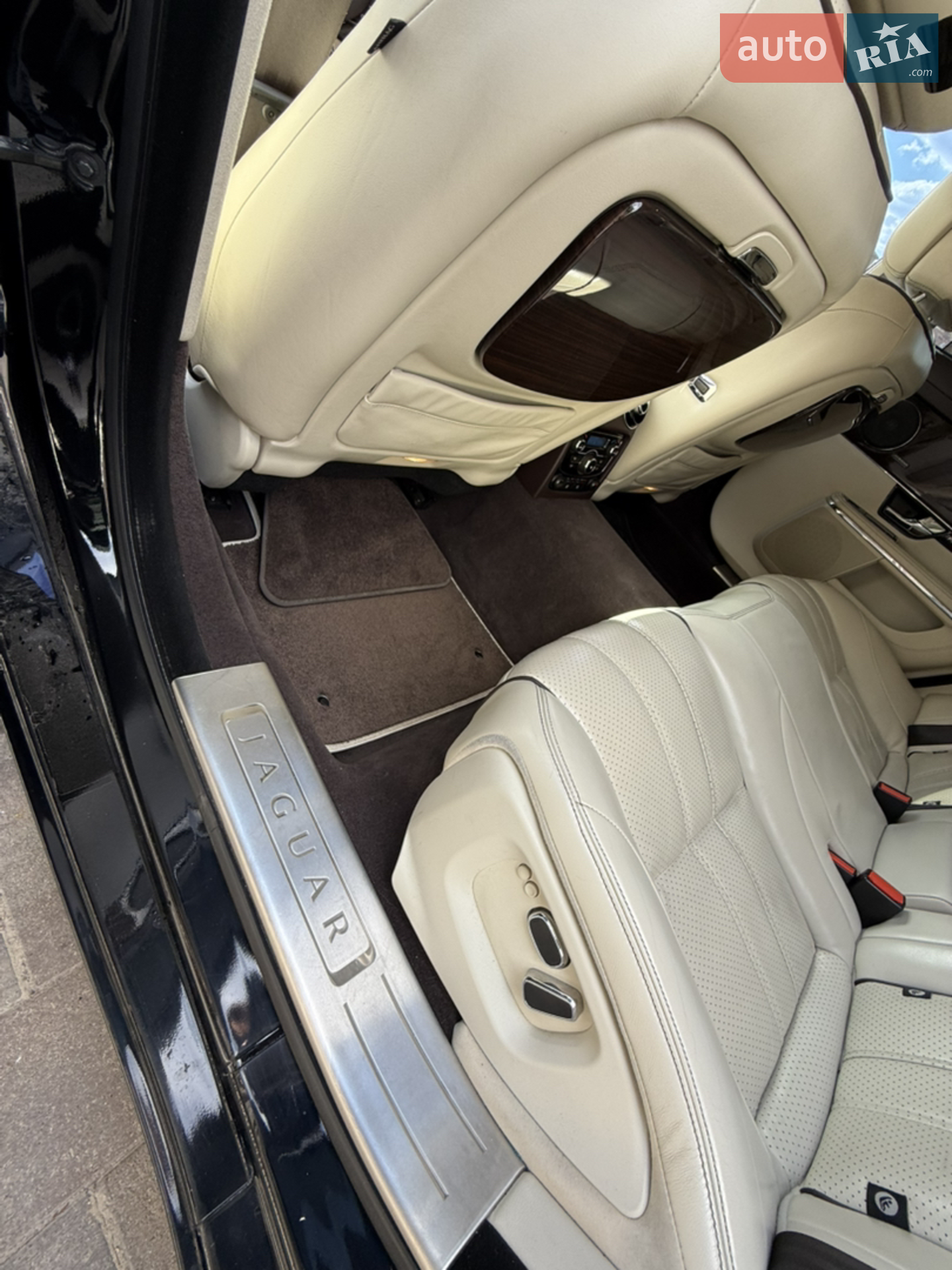 2013 Jaguar XJ - мініатюра 35