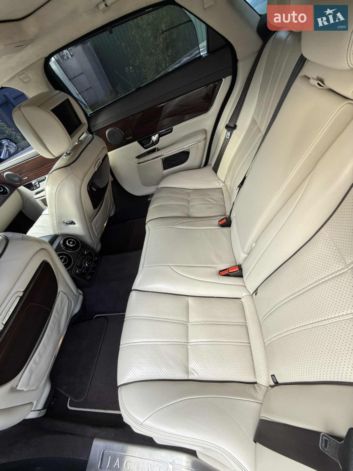 2013 Jaguar XJ - мініатюра 56