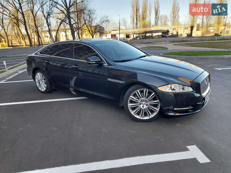 Седан Jaguar XJ 2015 в Чернігові