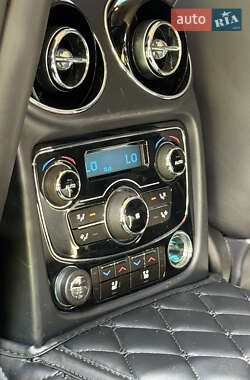Седан Jaguar XJ 2013 в 