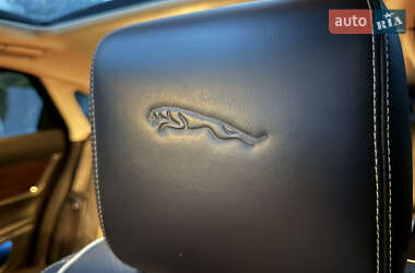 Седан Jaguar XJ 2014 в 