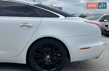 Седан Jaguar XJ 2017 в 