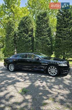Седан Jaguar XJ 2010 в 