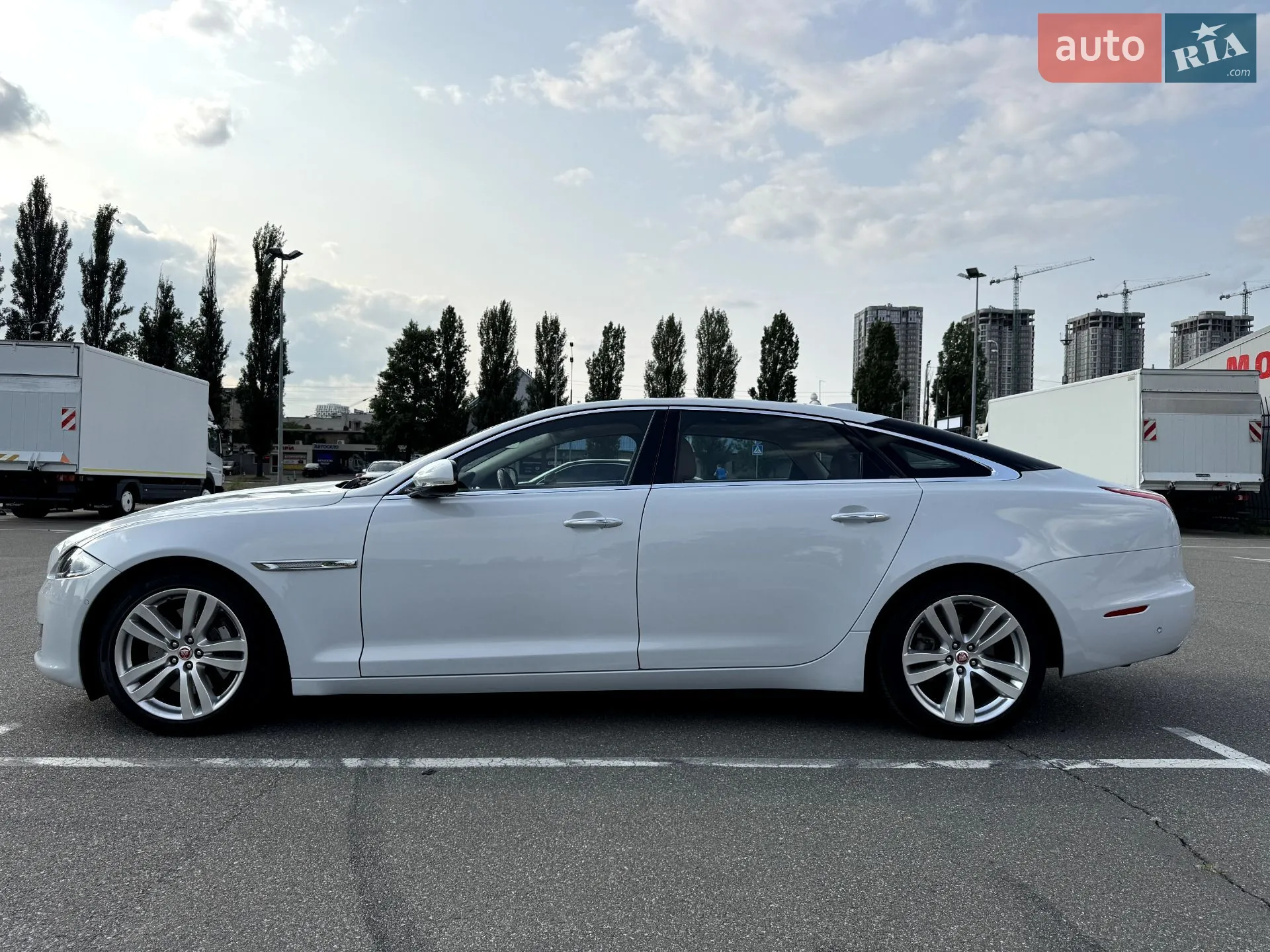 2017 Jaguar XJ - мініатюра 7