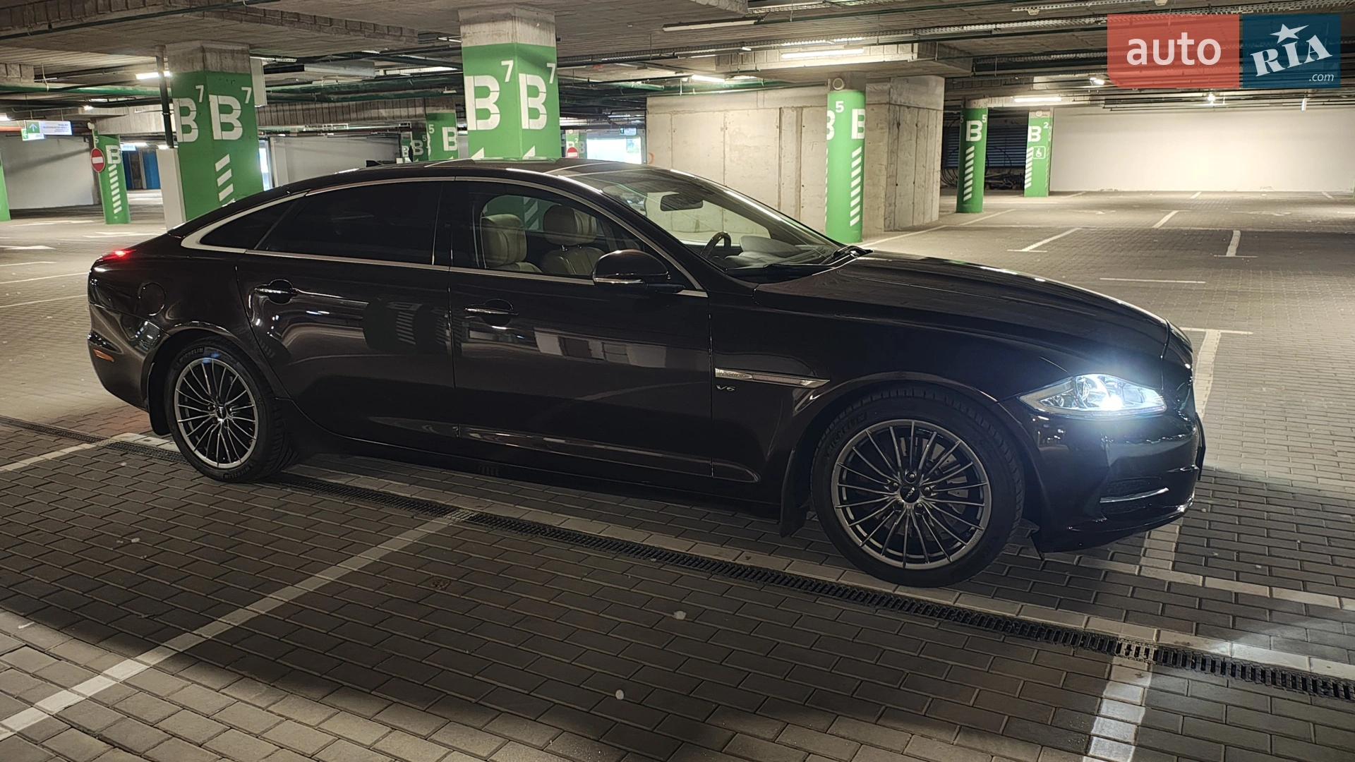 2013 Jaguar XJ - мініатюра 10