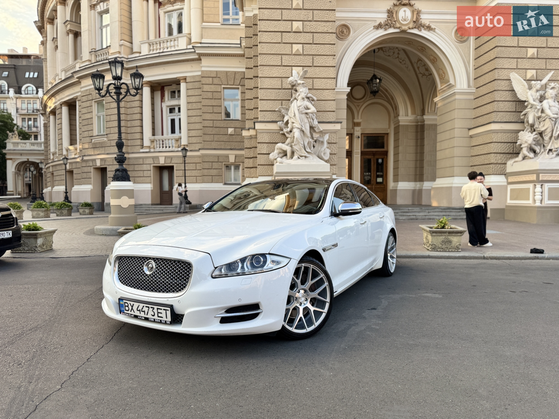 2011 Jaguar XJ - мініатюра 3