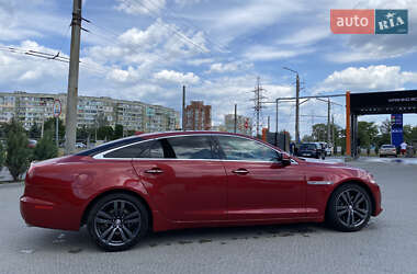 Седан Jaguar XJ 2013 в 