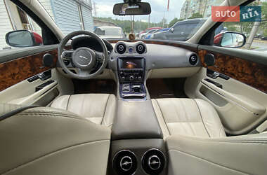 Седан Jaguar XJ 2013 в 
