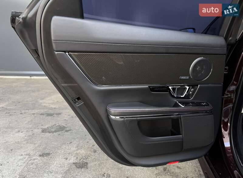 Седан Jaguar XJ 2016 в Киеве