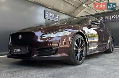 Седан Jaguar XJ 2016 в 