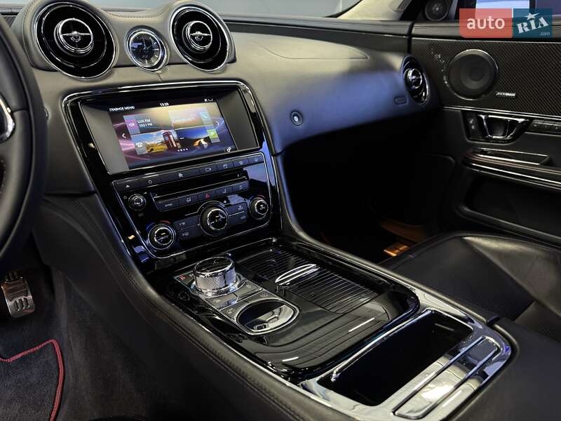 Седан Jaguar XJ 2016 в Киеве