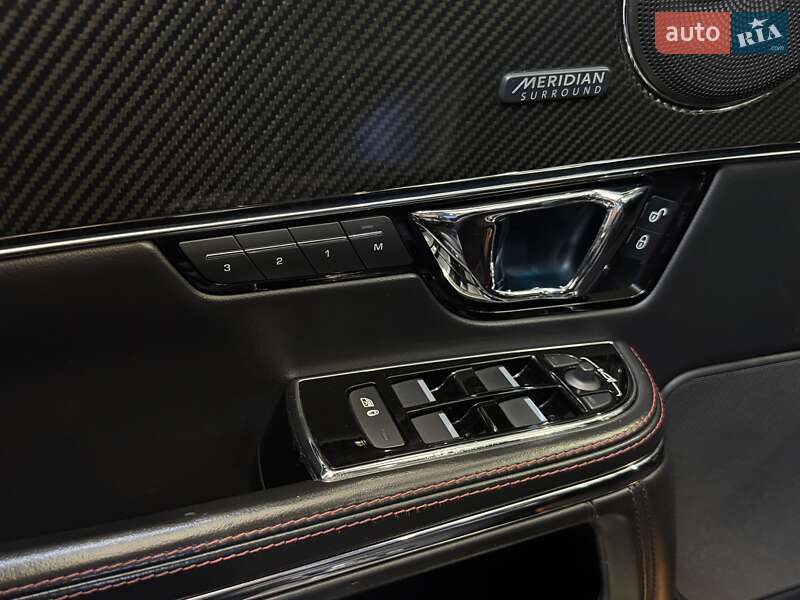Седан Jaguar XJ 2016 в Киеве