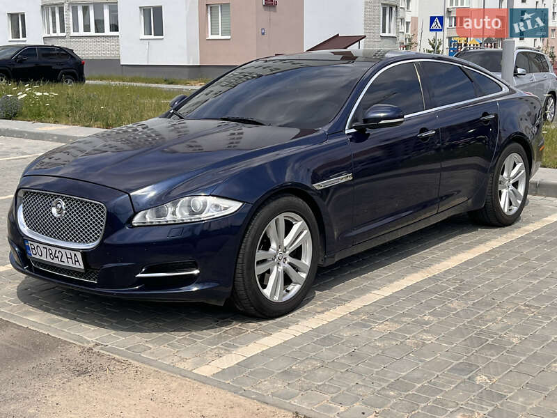 Седан Jaguar XJ 2011 в Виннице