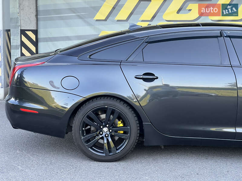 Седан Jaguar XJ 2013 в Києві