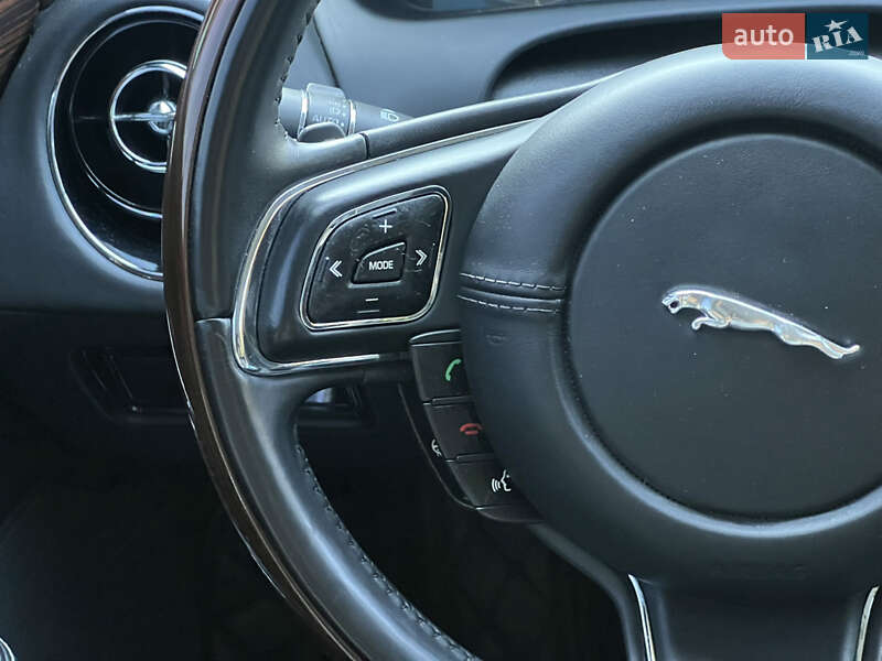 Седан Jaguar XJ 2013 в Києві
