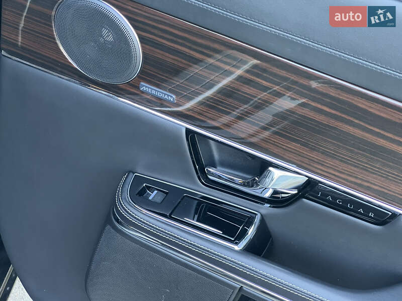 Седан Jaguar XJ 2013 в Києві