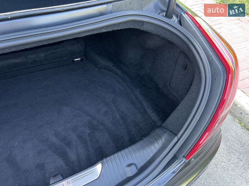 Седан Jaguar XJ 2013 в Києві